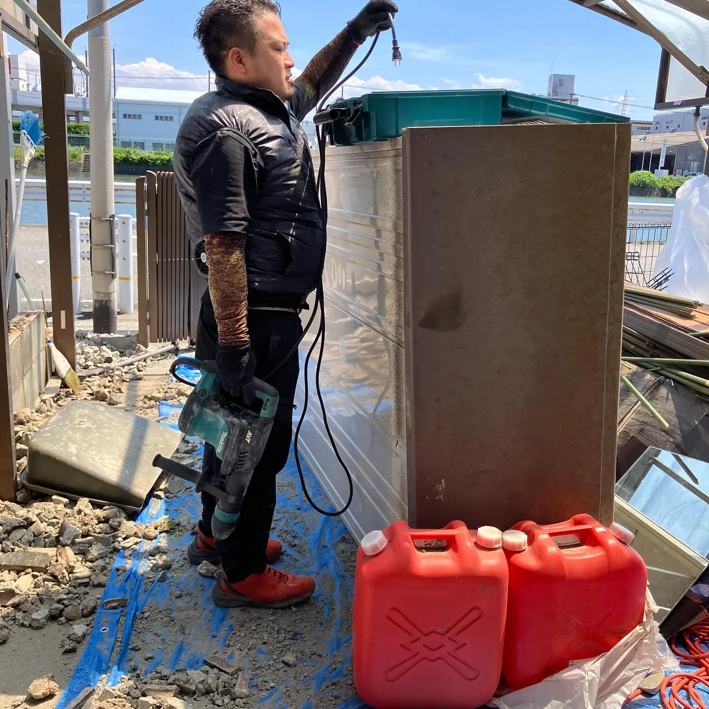 駐車場のフェンス、門柱リフォーム工事🌟